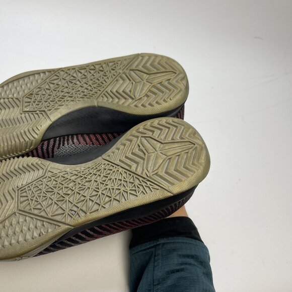 Nike Kobe KB Mentality 2 Red Black Basketball Shoes 818952-002 Men’s Size 8 US - Picture 8 of 16